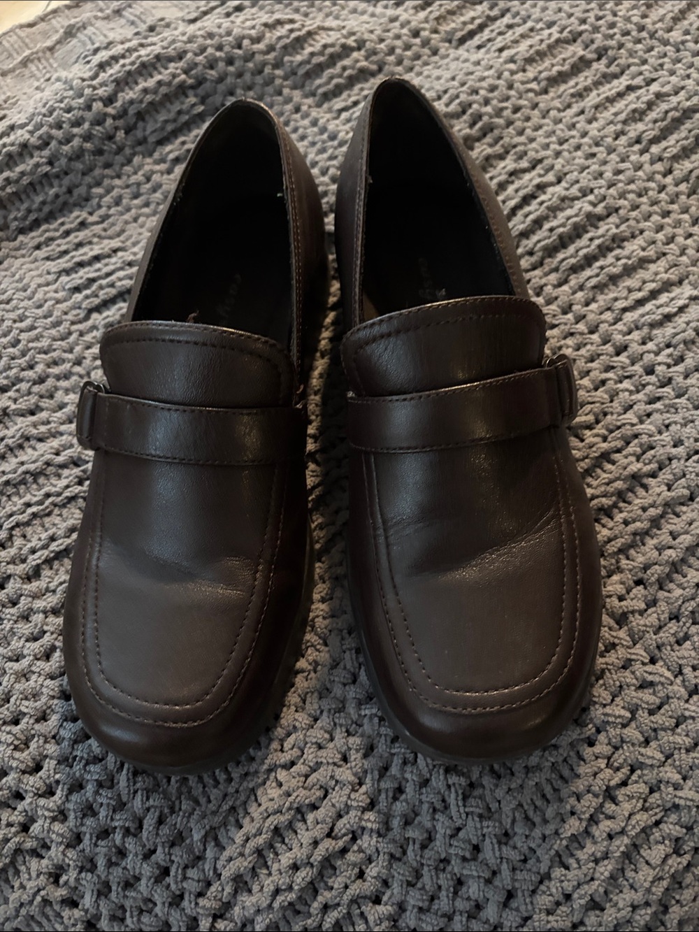 Easy Spirit Women’s Dark Brown Slip-On Leather Loafers (7.5)